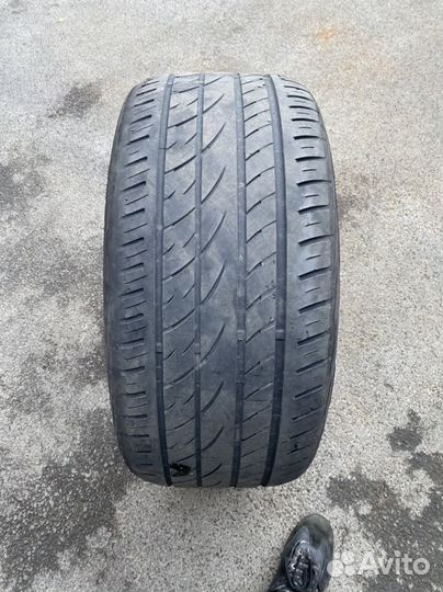 Maxtrek Fortis T5 295/40 R21