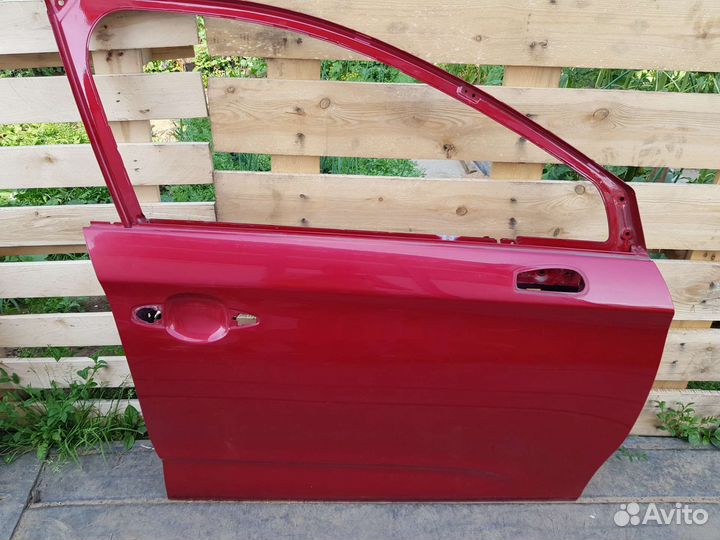 Дверь передняя правая Citroen C4 B7