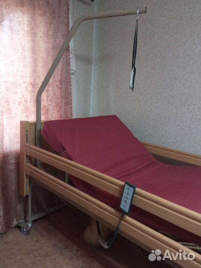 Медицинская кровать для лежачих