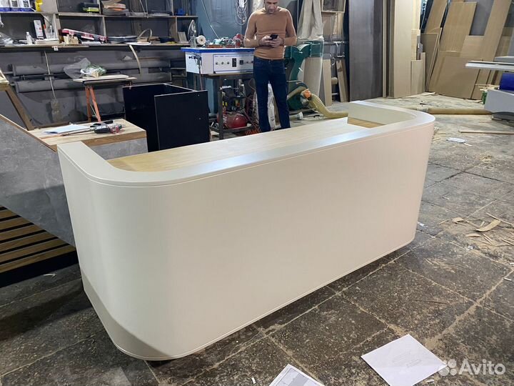 Стойка ресепшн Бесплатный монтаж