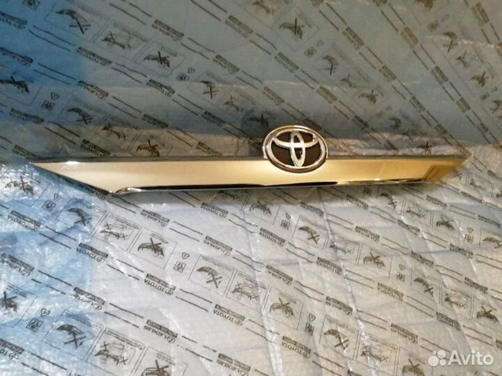 Молдинг хром багажника Toyota Camry 50
