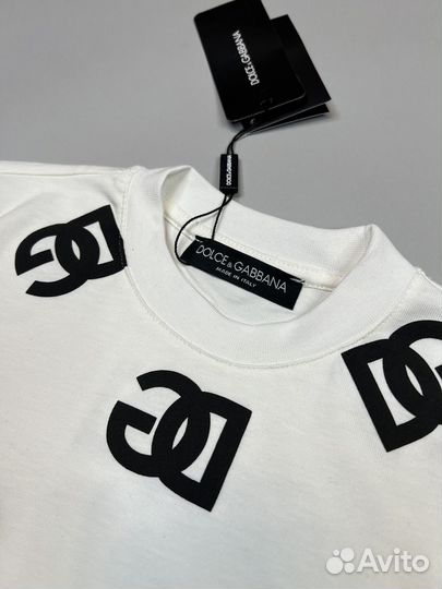 Футболка D.O.L.C.E