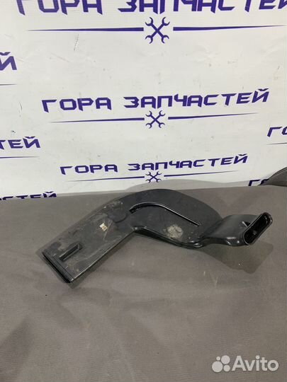 Воздуховод Ford Focus 2013 AM51R01907AA