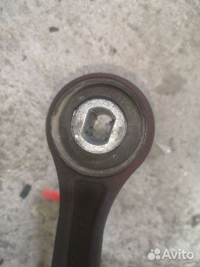 Ступица Chrysler 300 LX (Переднее Левое)