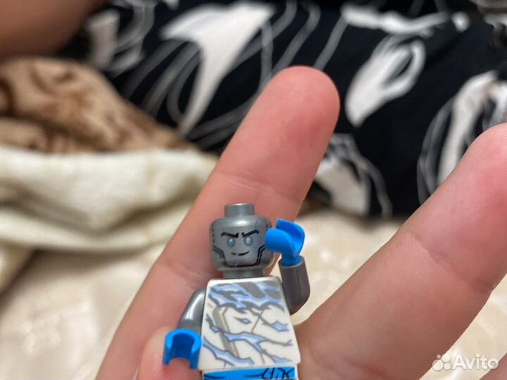 Lego минифигурки зейн