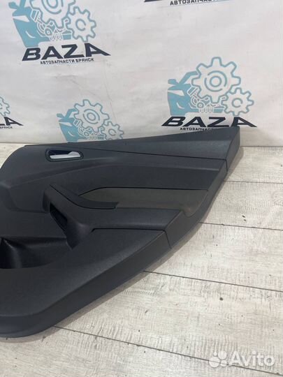 Обшивка задней правой двери Ford Focus 3