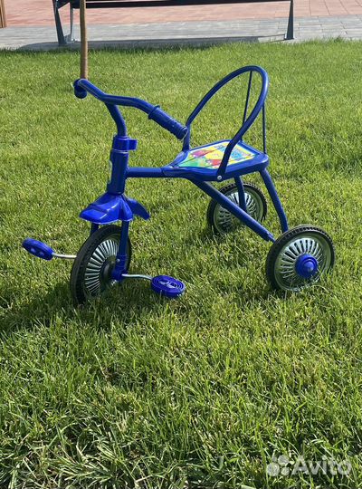 Трехколесный велосипед