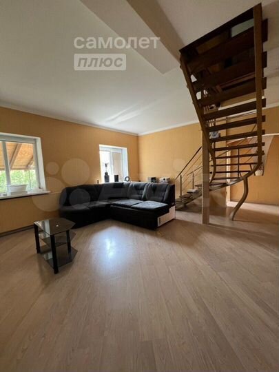 Дом 242,1 м² на участке 7,8 сот.