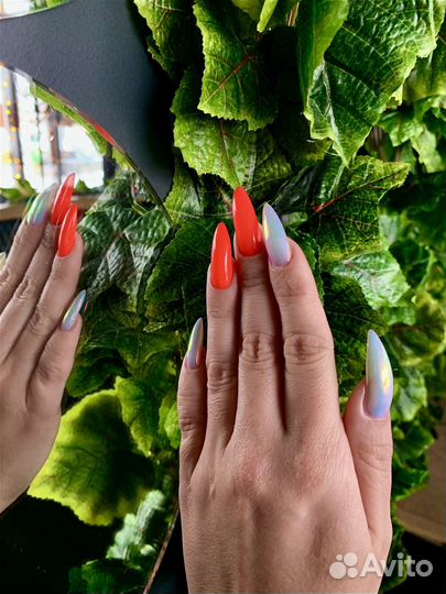 Модель на маникюр