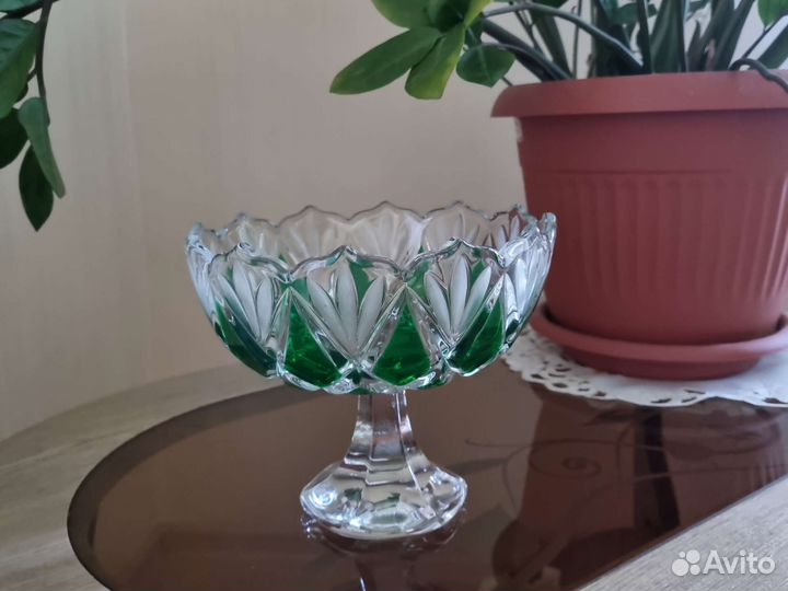 Большая хрустальная ваза