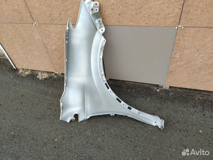 Крыло переднее левое Toyota RAV4 40 2012-19