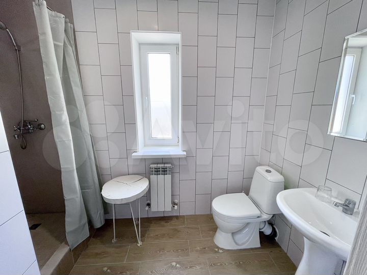 Комната 18 м² в 5-к., 2/2 эт.