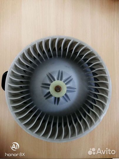 Моторчик печки toyota ractis