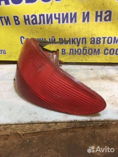 Фонарь задний правый Peugeot 206