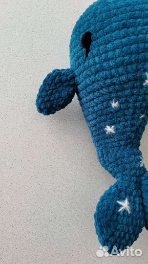 Кит с созвездием зодиака вязаный ручной работы