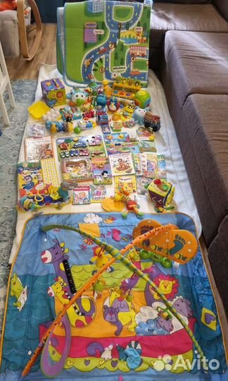 Развивающие игрушки для малышей пакетом