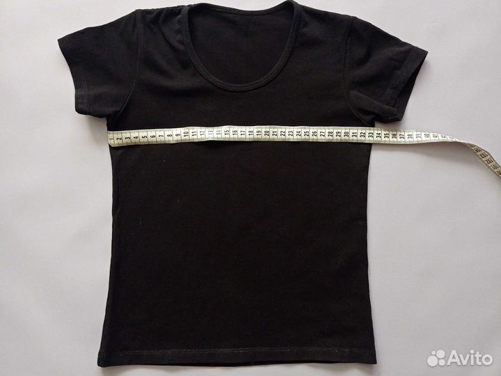 Футболка и шорты для девочки 7-8 лет, чешки в дар
