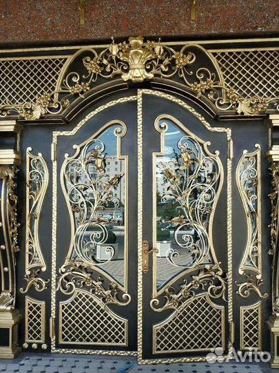 Кованая дверь входная