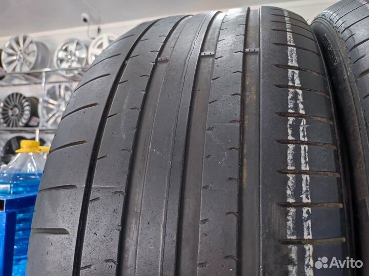 Pirelli P Zero PZ4 285/40 R22 106Y