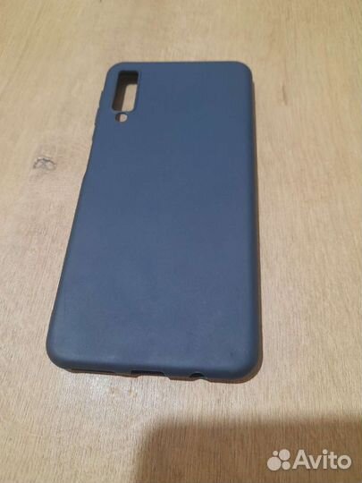2 чехла на самсунг гэлэкси А7. В хорошем состоянии