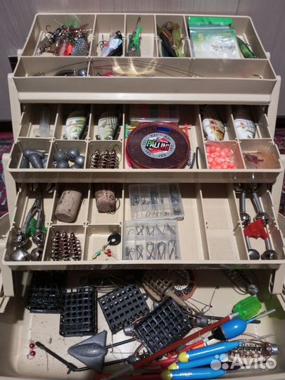 Ящик со снастями для рыбалки