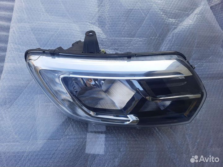 Фара Renault Logan