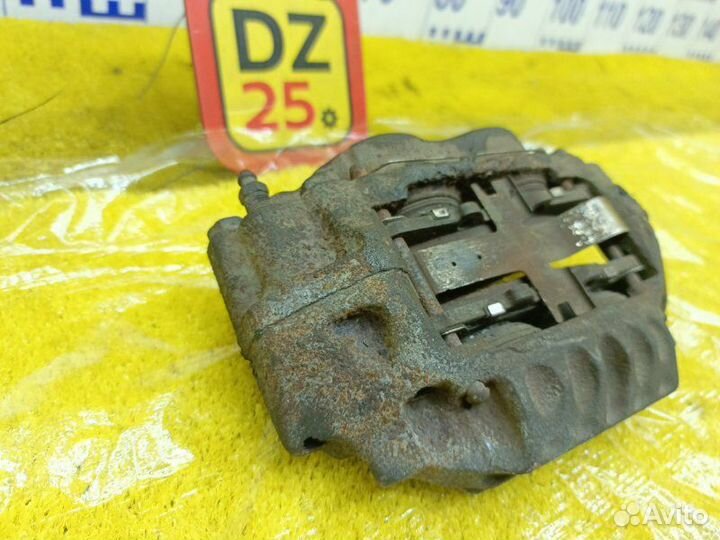 Суппорт передний левый Toyota Land Cruiser Prado