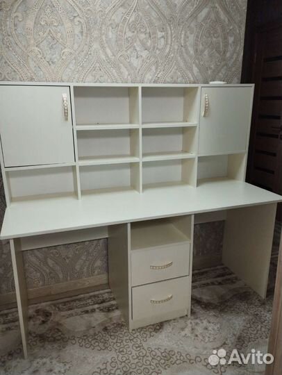 Детский письменный стол