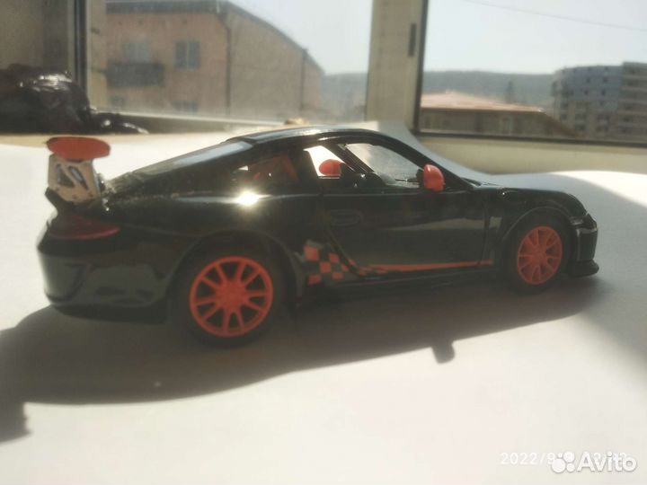 Машина porsche 911