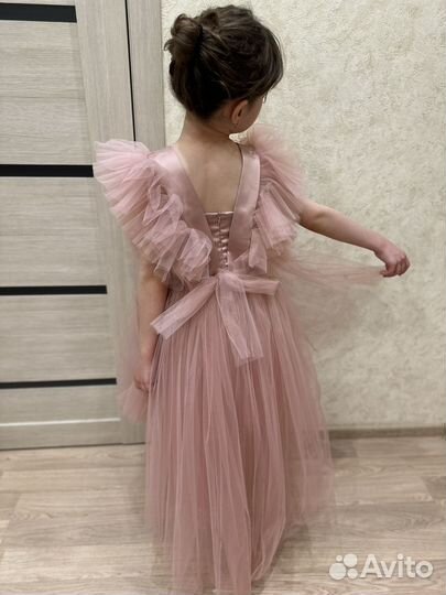 Платье для девочки 128 -134 р новое абсолютно