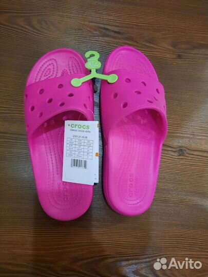 Новые шлепанцы crocs m6w8