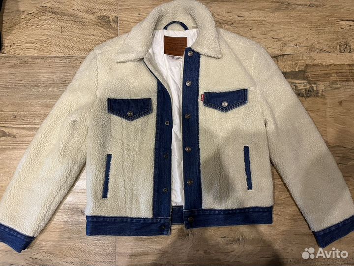 Куртка женская Levis