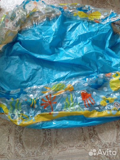 Ролики и бассейн