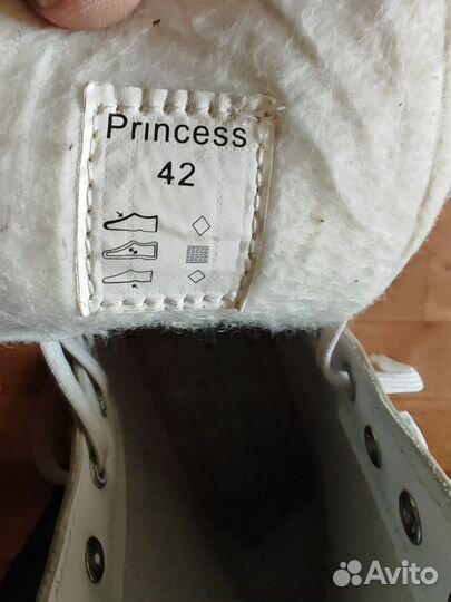 Коньки женские 42р