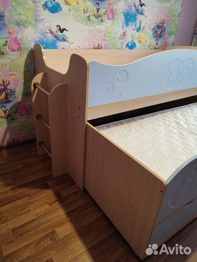 Детская кровать двухъярусная