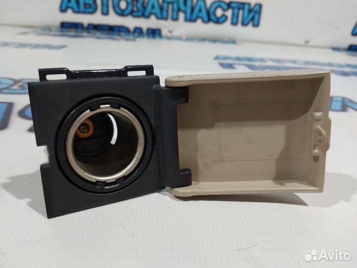 Гнездо прикуривателя Toyota Camry 70 8553052010