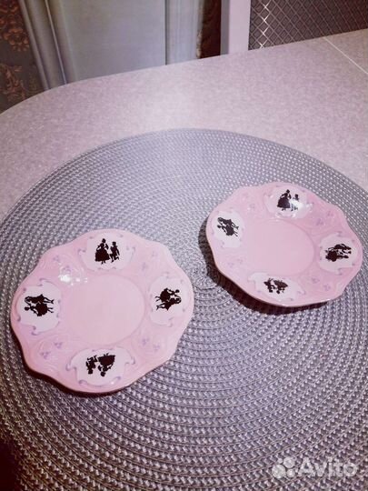 Розовый фарфор Чехия. 2 блюдца