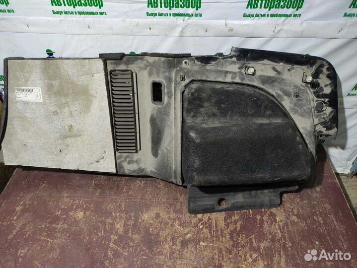 Обшивка багажника левая Audi A8 D3