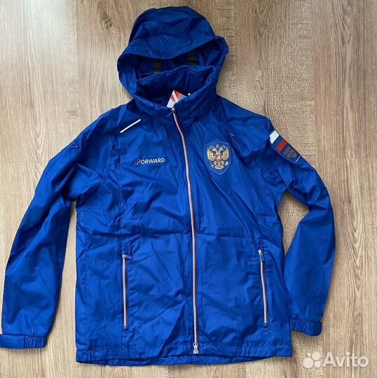 Костюм спортивный парадный женский