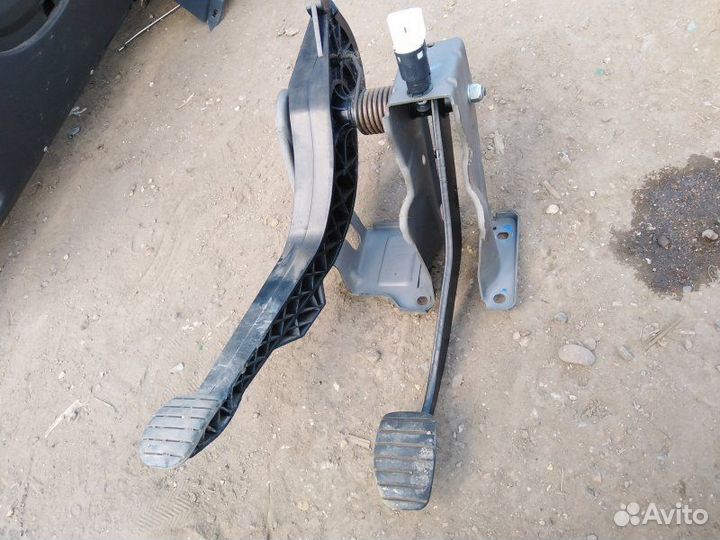 Педальный узел Renault Logan K7J 2009