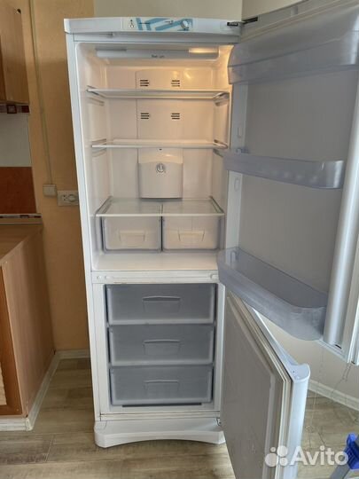 Холодильник бу indesit