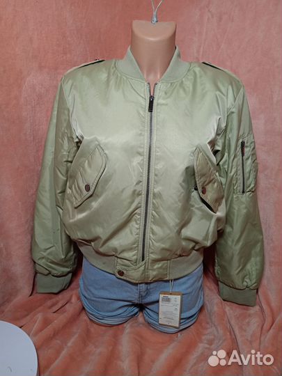 Ветровка женская