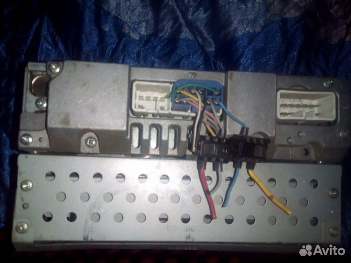 Продам оригинальную японскую магнитолу