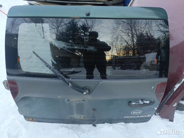 Пятая дверь Nissan terrano 2