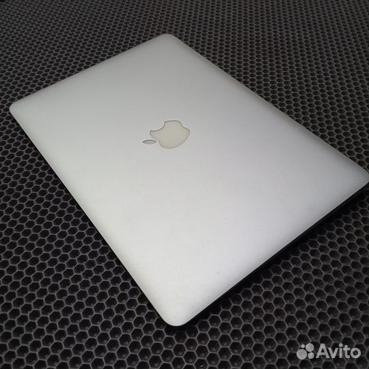 Apple MacBook 13 i5 a1466