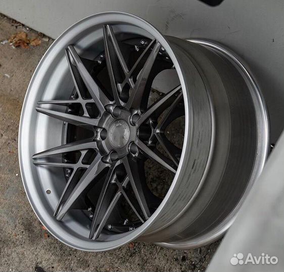 Кованые диски GT Forged R22 на Mercedes G63