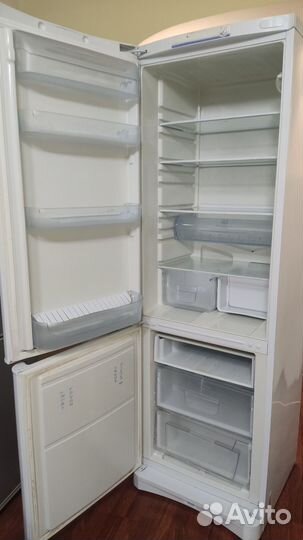 Холодильник indesit