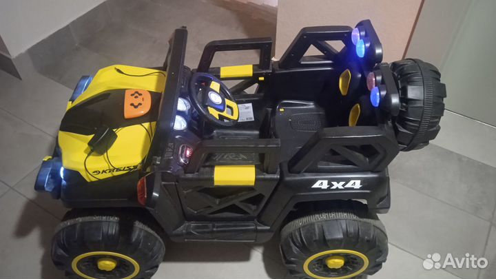 Детский электромобиль бу