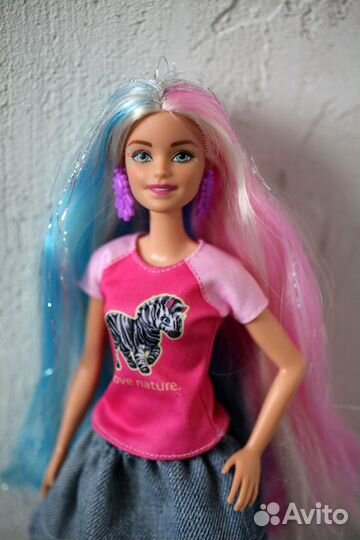 Барби с радужными волосами