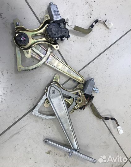 Стеклоподъемник задней двери Lexus LS430 Celsior U